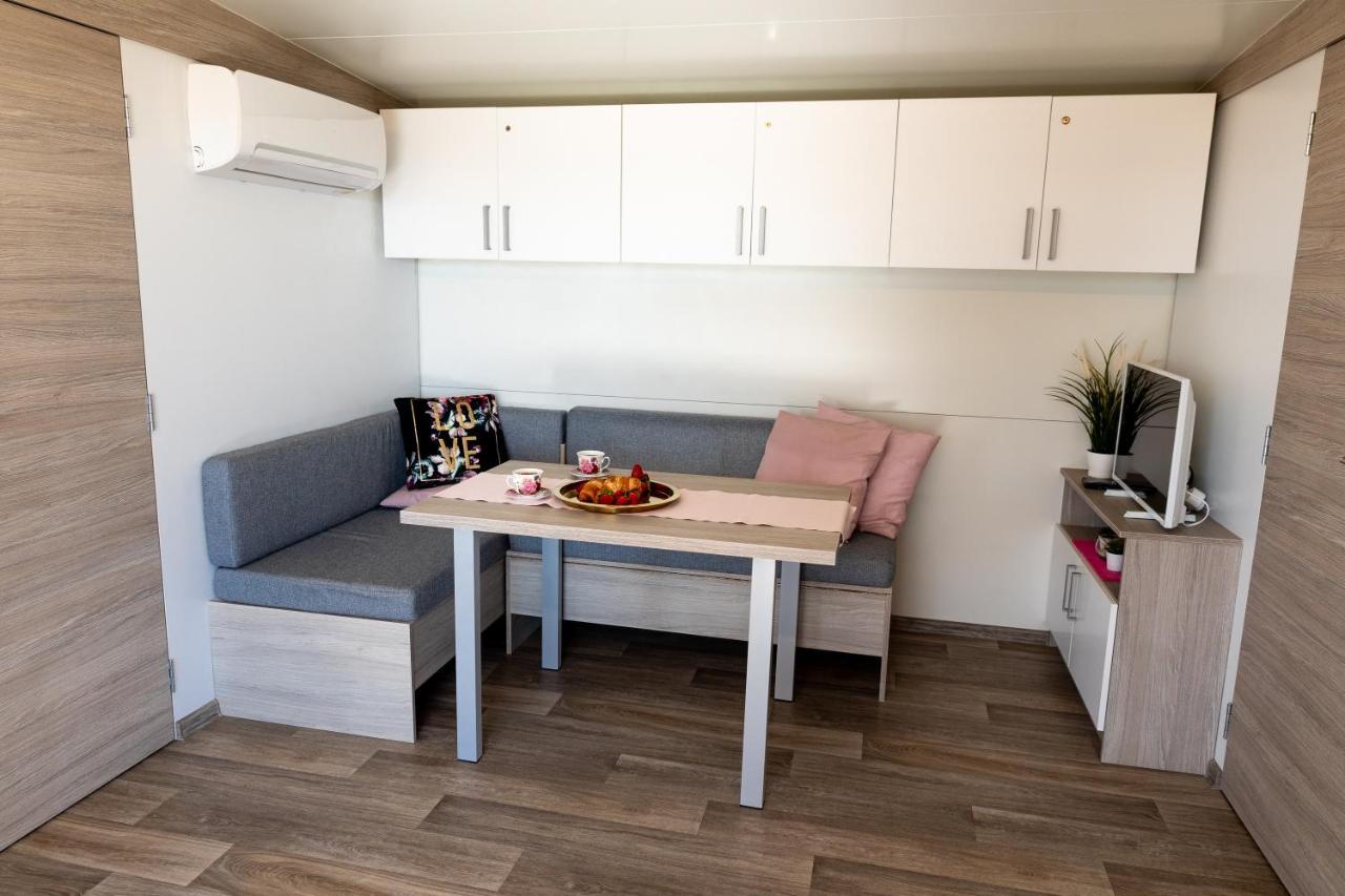 Mobile Home Whit Sea View Lavojesa Drage Buitenkant foto