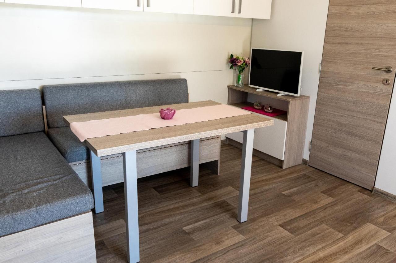 Mobile Home Whit Sea View Lavojesa Drage Buitenkant foto