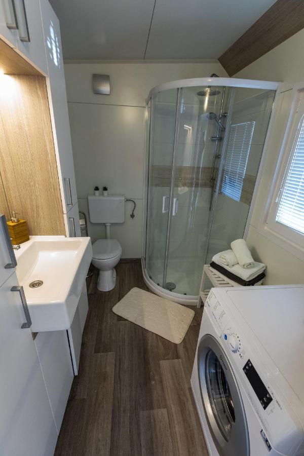 Mobile Home Whit Sea View Lavojesa Drage Buitenkant foto