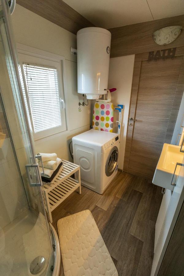 Mobile Home Whit Sea View Lavojesa Drage Buitenkant foto