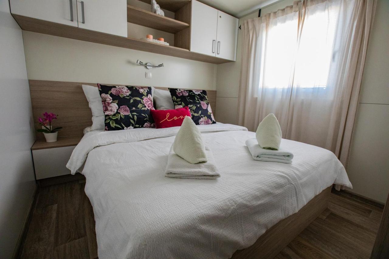 Mobile Home Whit Sea View Lavojesa Drage Buitenkant foto