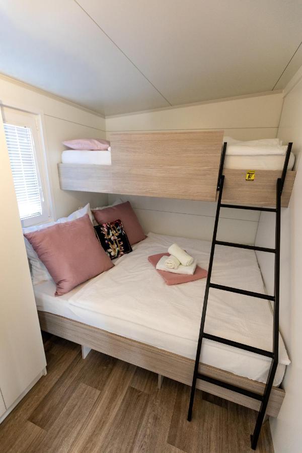 Mobile Home Whit Sea View Lavojesa Drage Buitenkant foto